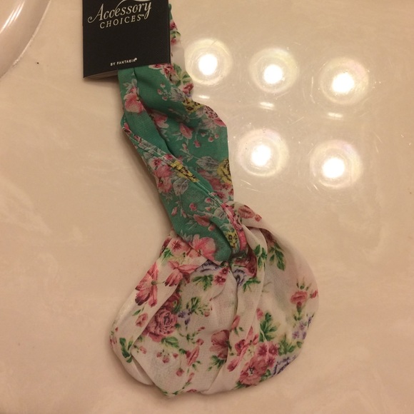 Floral headband! Never worn