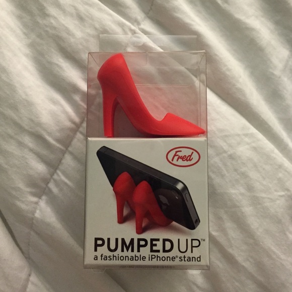 "Pumped Up" Iphone stand