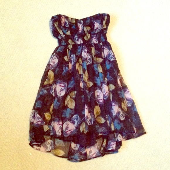 Urban Outfitters Dresses & Skirts - Strapless floral chiffon dress