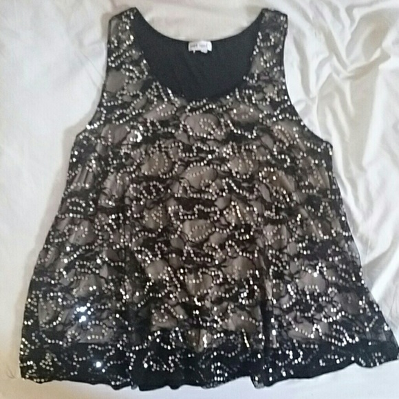 Sleeveless blouse