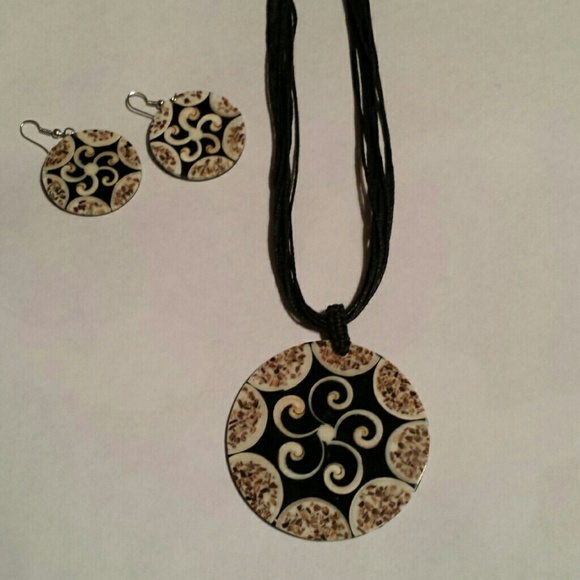 Necklace and earring set