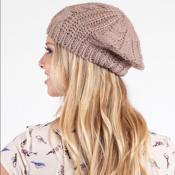 ART ON BEIGE BERET - Picture 3 of 4