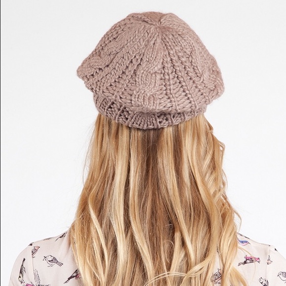 ART ON BEIGE BERET - Picture 4 of 4