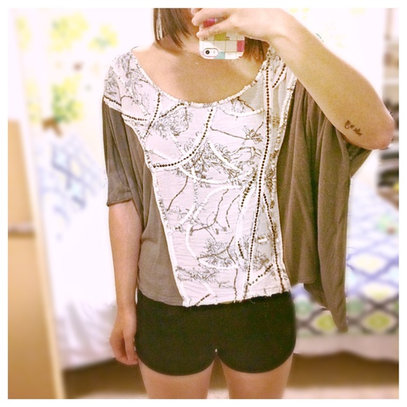 Deletta Anthropologie olive batwing sleeve top
