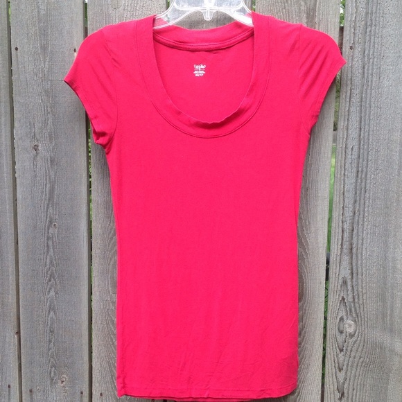 Tops - 🎀SOLD ON MERC!🎀