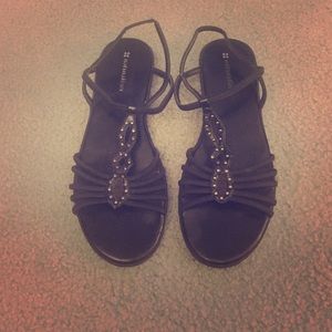 Adorable scrappy flat sandals