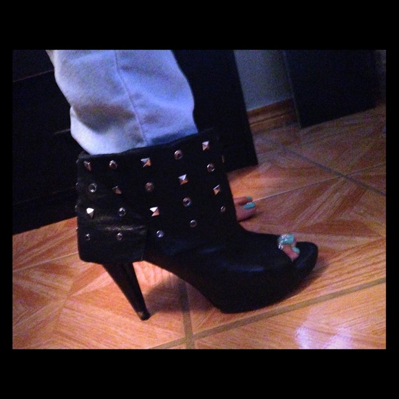 Vince Camuto black studded booties