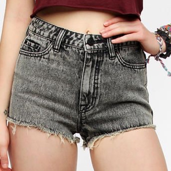 Urban Outfitters Pants - ❗️LAST DAY❗️BDG Dree High Rise Cheeky Short