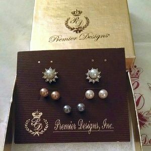 Premier Designs Mimi  Pearl Earring Set