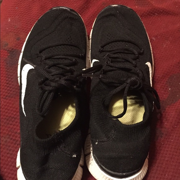 Black Nike Flyknit shoes! Super comfy! 😍