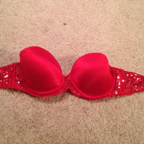 Red strapless bra