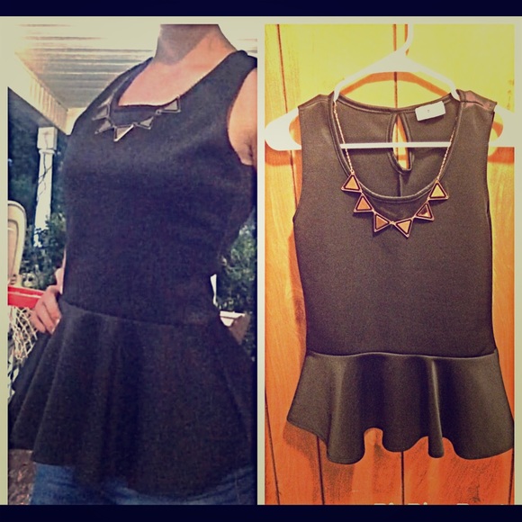 Free Kisses  Tops - 🎀Back to School🎀🎉HP🎉Black Peplum Top