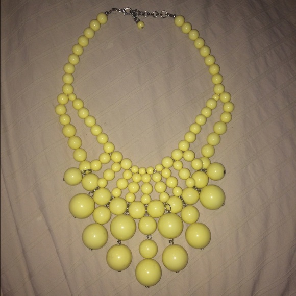 Light yellow bubble bead necklace