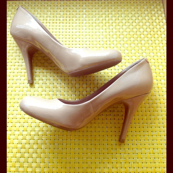 Classic Nude Pump