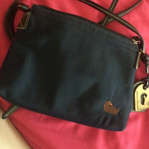 Dooney & Bourke Nilon cross body
