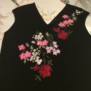 NWOT black embroidered top in medium