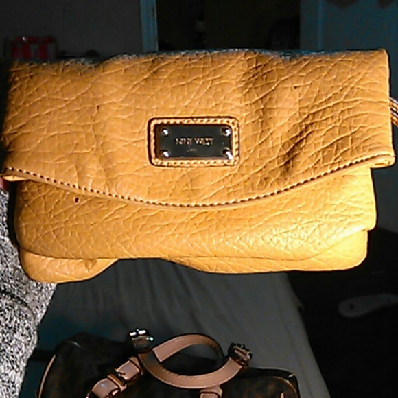 Nine west wristle purse