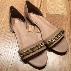 New Nude Peep toe flats w/ Gold Chain Accent
