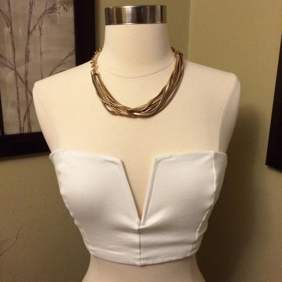 ❌SOLD❌Deep-V Crop Top