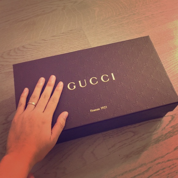 Gucci shoes box
