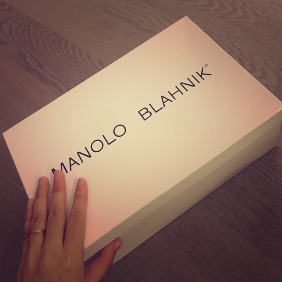 Manolo blahnik shoes box