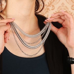 Sleek collar layered collar necklace