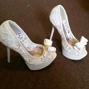 Creme/beige high heels