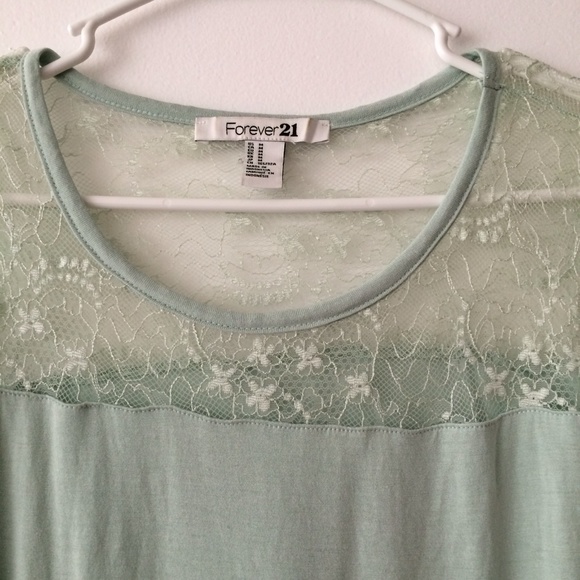 Cute mint lace top - Picture 3 of 3