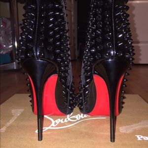 NEW CHRISTIAN LOUBOUTIN SIZE:36