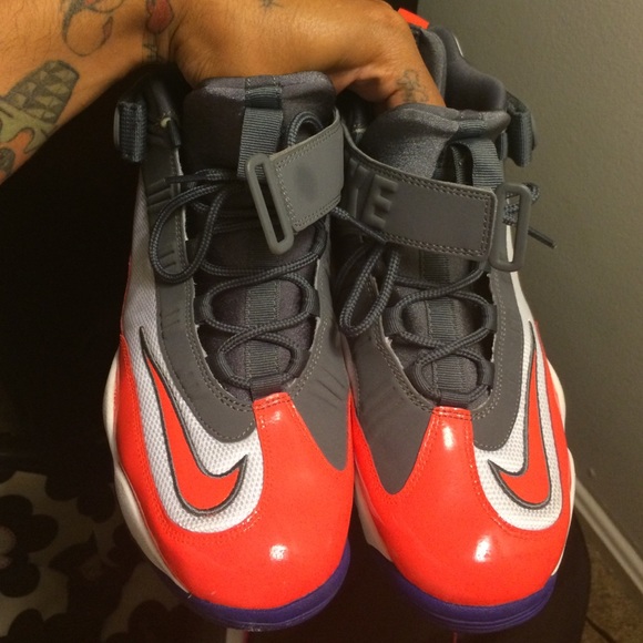 Ken Griffey jr size 10.5 - Picture 2 of 3