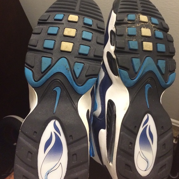 Ken Griffey jr condition 8/10 - Picture 3 of 3