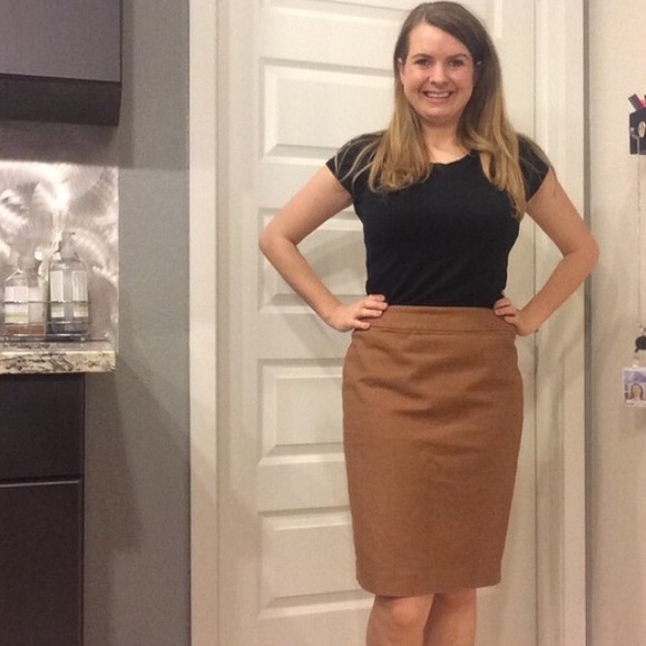 Loft skirt in camel color- size 6