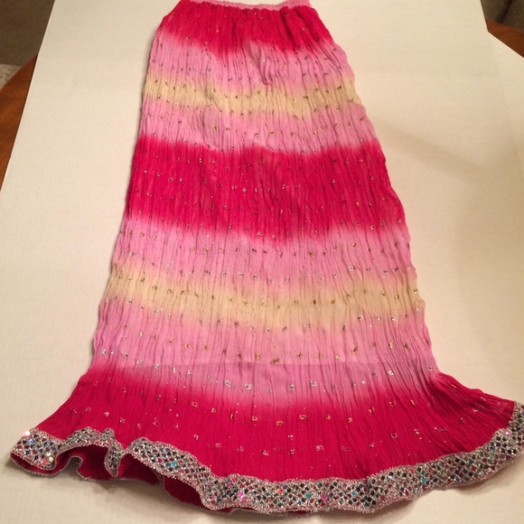 Dresses & Skirts - Beautiful sequins multi pink tone skirt