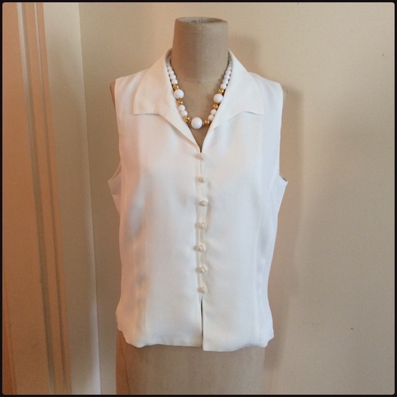 🌺HOST PICK🌺Elegant White Summer Top