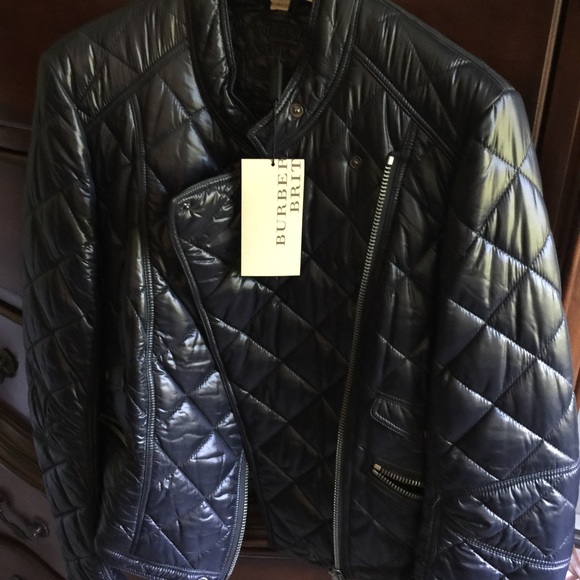 SOLD!❤️💛Authentic quilted Burberry jacket,size M