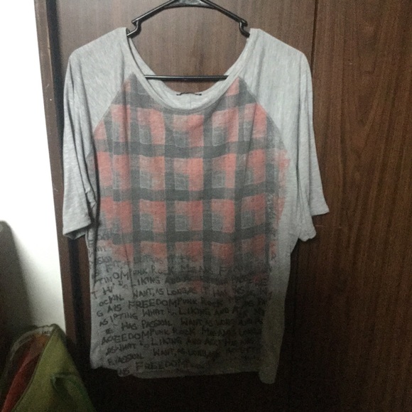 Tops - Picture 2 of 3