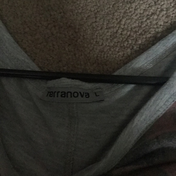 Tops - Picture 3 of 3