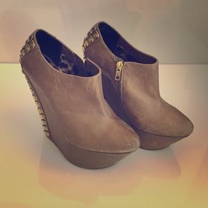 Betsey Johnson Taupe Wedges