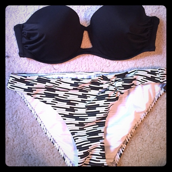 NWT Victoria's Secret Bikini