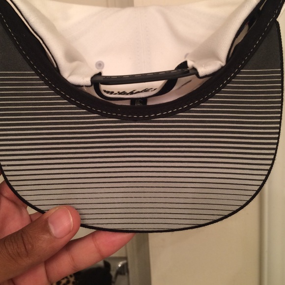 Brooklyn Nets Mitchell & Ness SnapBack - Picture 2 of 3