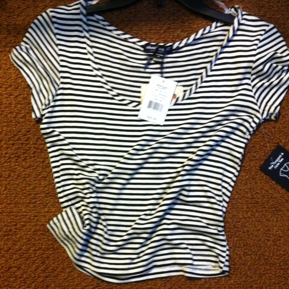 Crop top - Picture 2 of 2