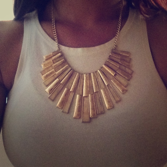 Statement necklace