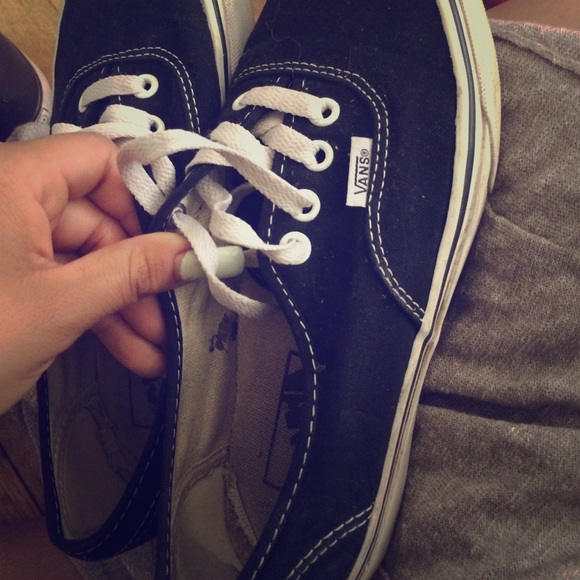 Black and white vans size 6.5 in women!!