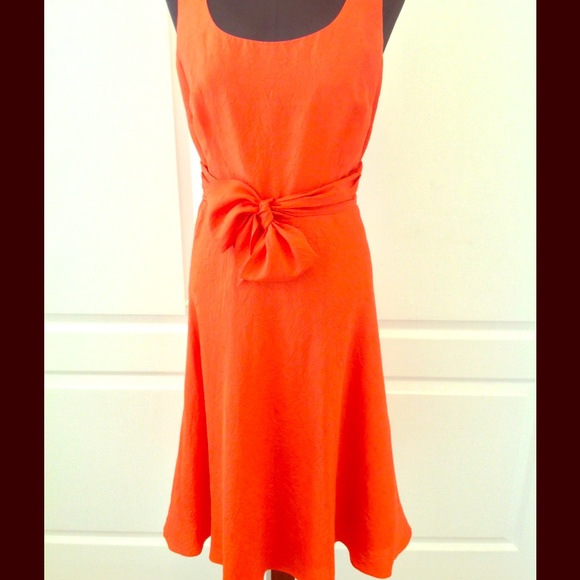 Tangerine light & Flowing dress