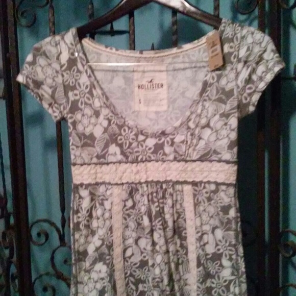 Hollister top