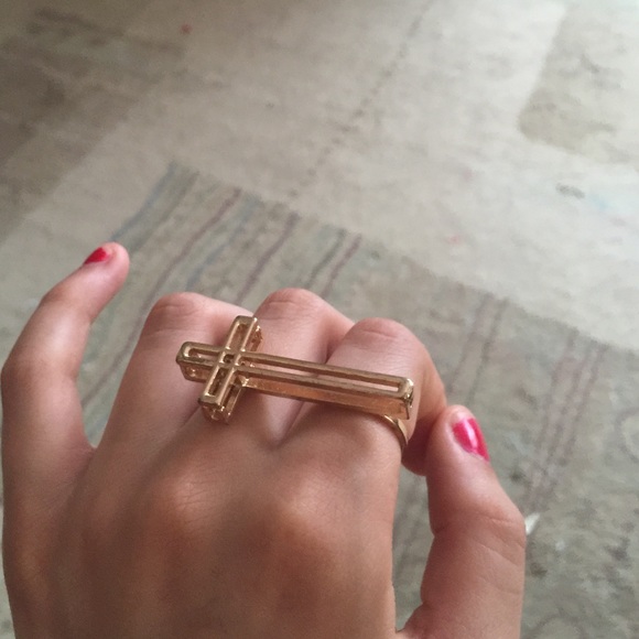 Gold double finger cross ring
