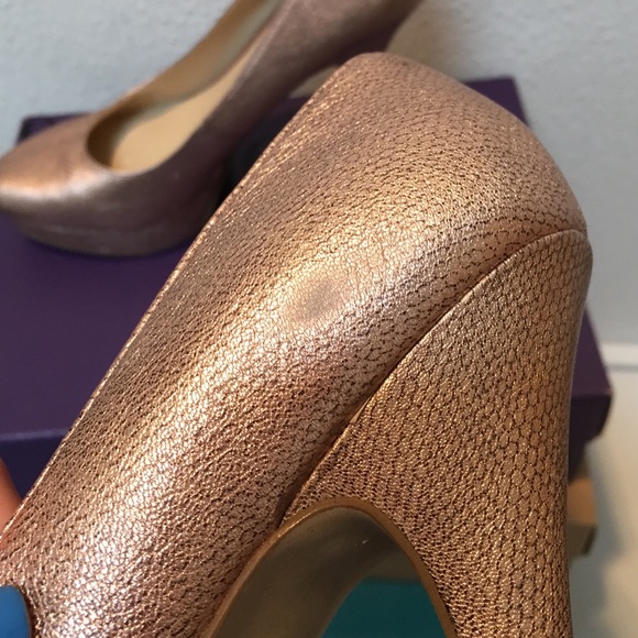 Enzo Angiolini Rose Gold Pump - Picture 3 of 4
