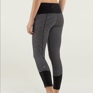 Runday Stripe Lulu Lemon Crop 100% authentic