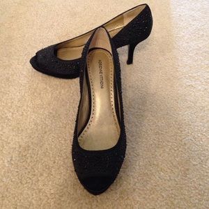 Sophisticated black Adrienne Vittadini heels
