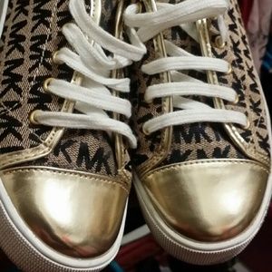 AUTHENTIC Micheal Kors Tennis shoes youth size3 =6